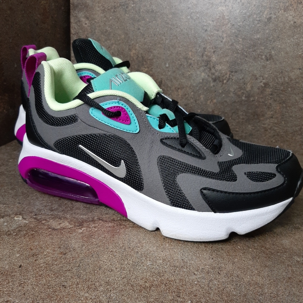 Youth Nike Air Max 200 (GS) Sz 4 1/2Y